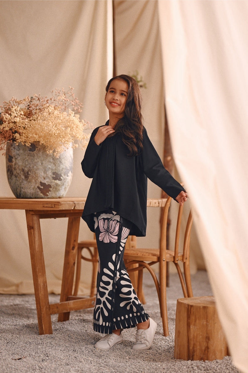 The Bayu Kebaya Top - Black