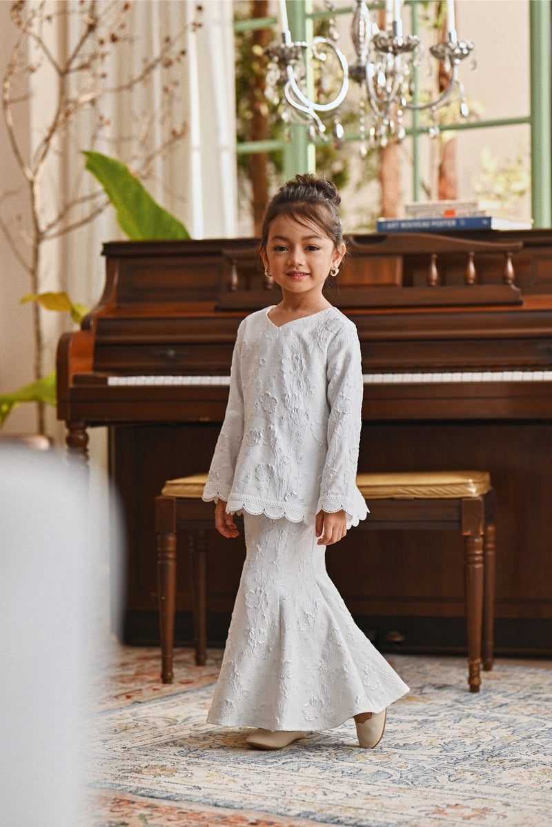 The Glow Glitz Kurung Set - White Jacquard