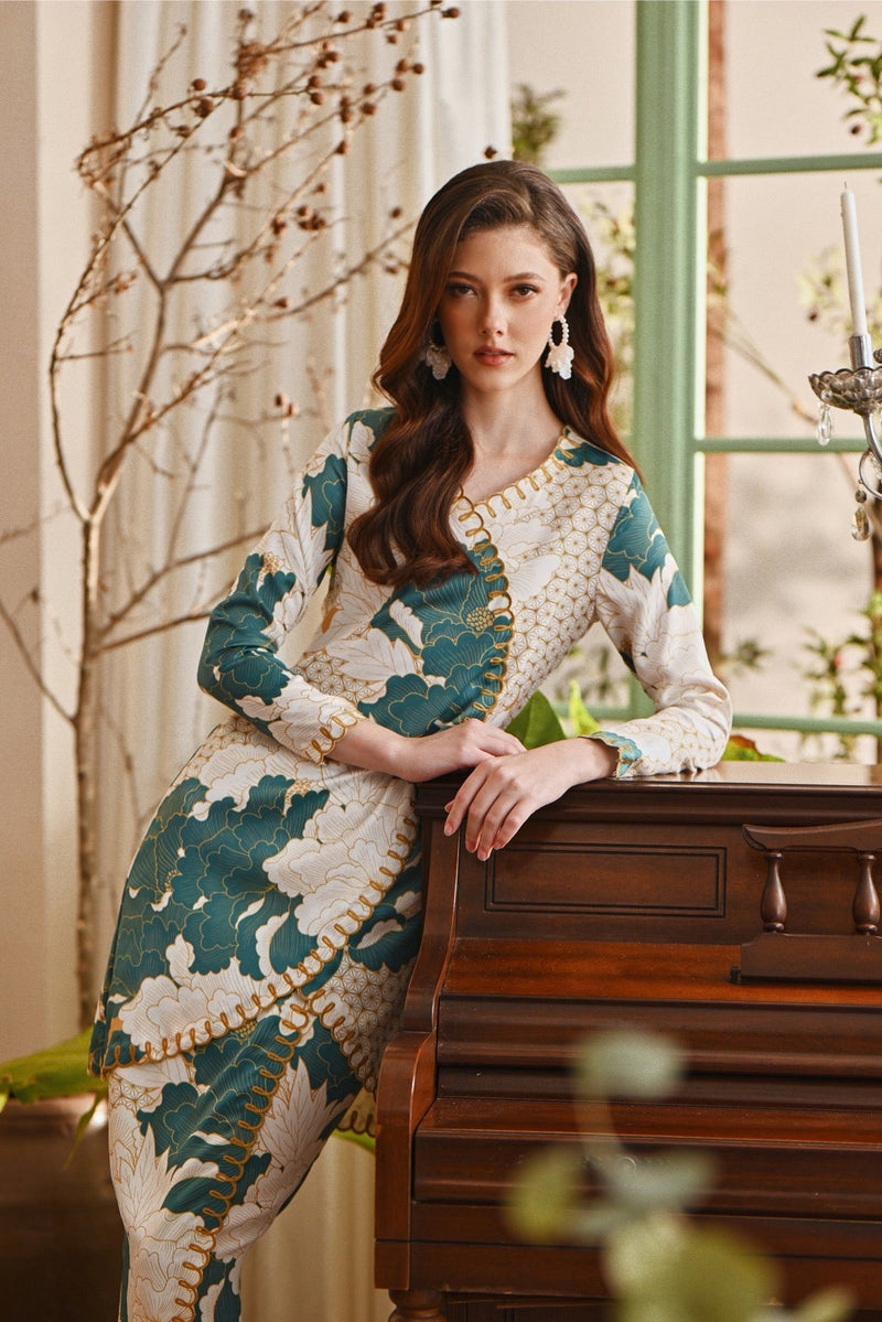 The Glow Women Dazzle Kurung Set - Prosper