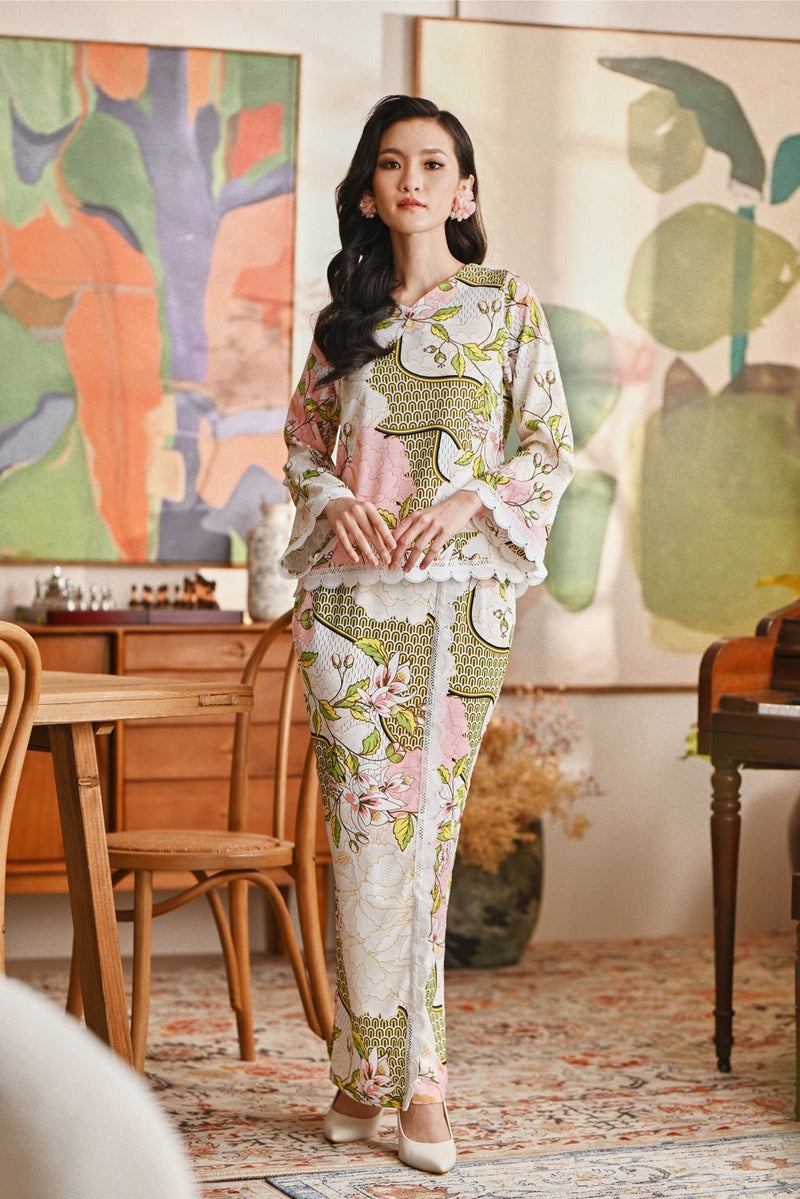 The Glow Women Delight Kurung Set - Blooms