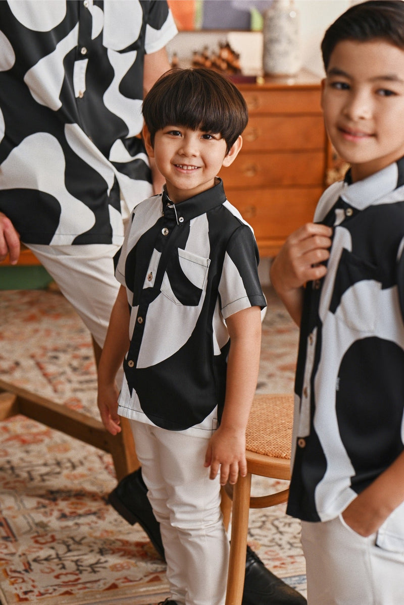 The Glow Batik Shirt - Black Sea