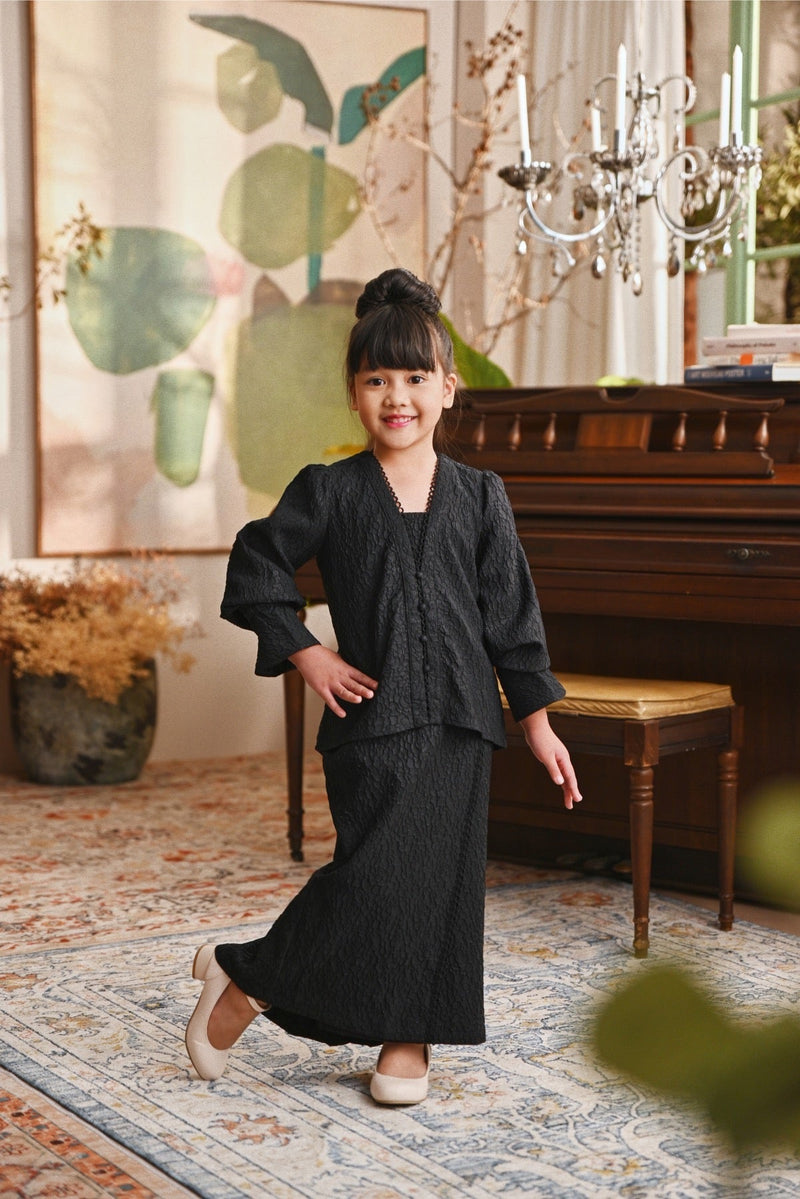 The Glow Memoir Kebaya Set - Black Jacquard