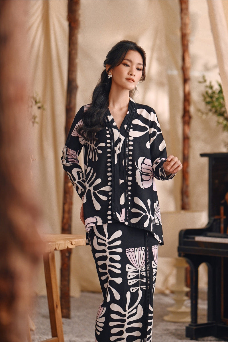 The Bayu Women Kebaya Top - Wild