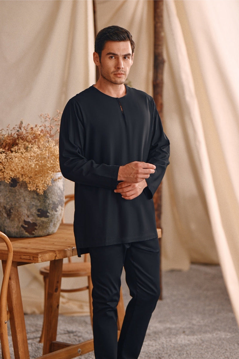 The Bayu Men Kurta - Black