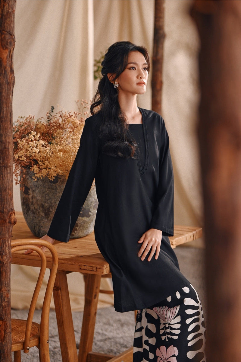 The Bayu Women Kurung Top - Black