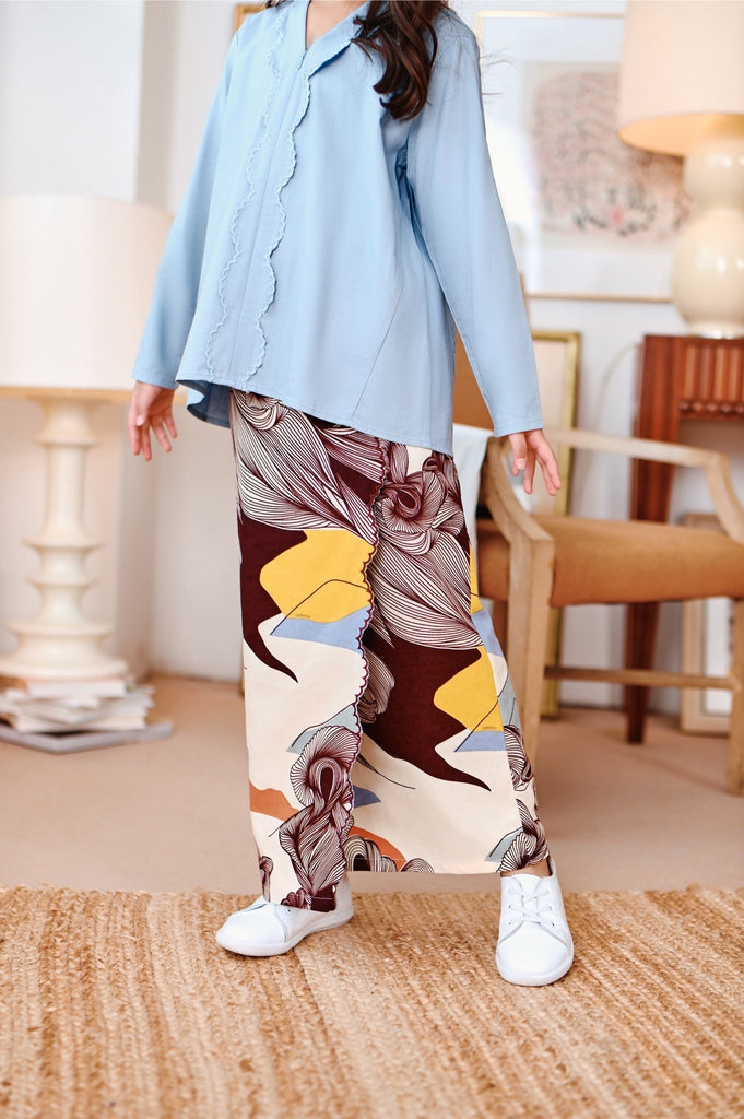 The Narik Scallop Folded Skirt - Lindung