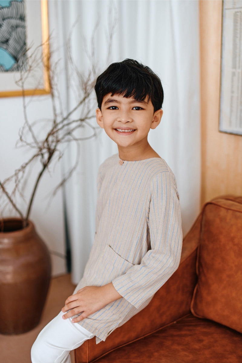 kurta leher bulat bercorak jalur nude budak 