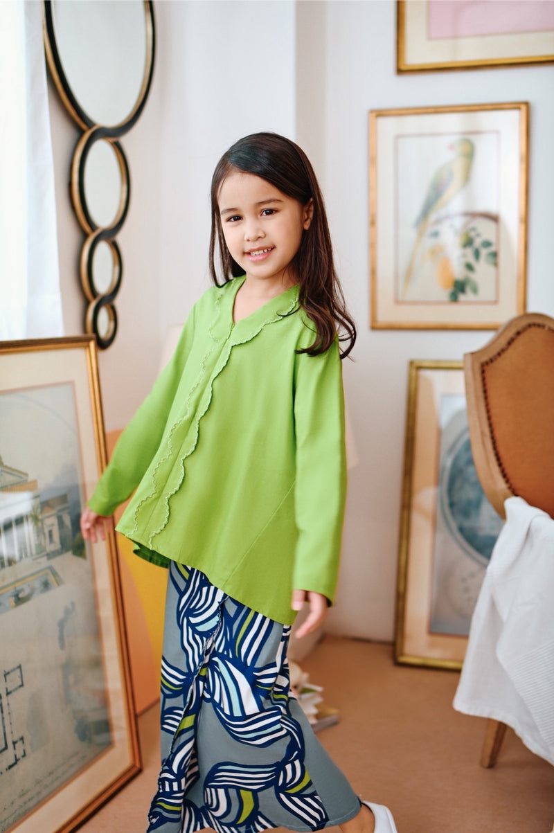 kebaya moden bersulam hijau budak 