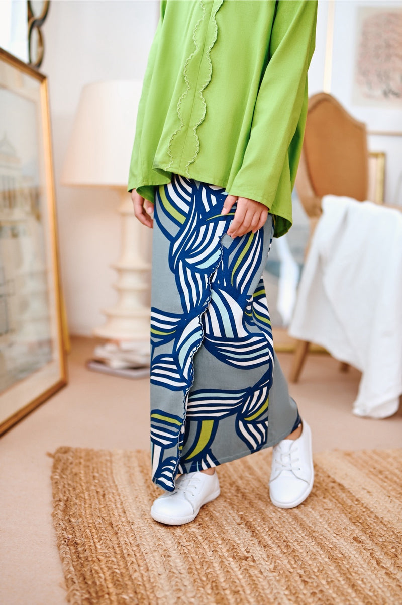 The Narik Scallop Folded Skirt - Gabung
