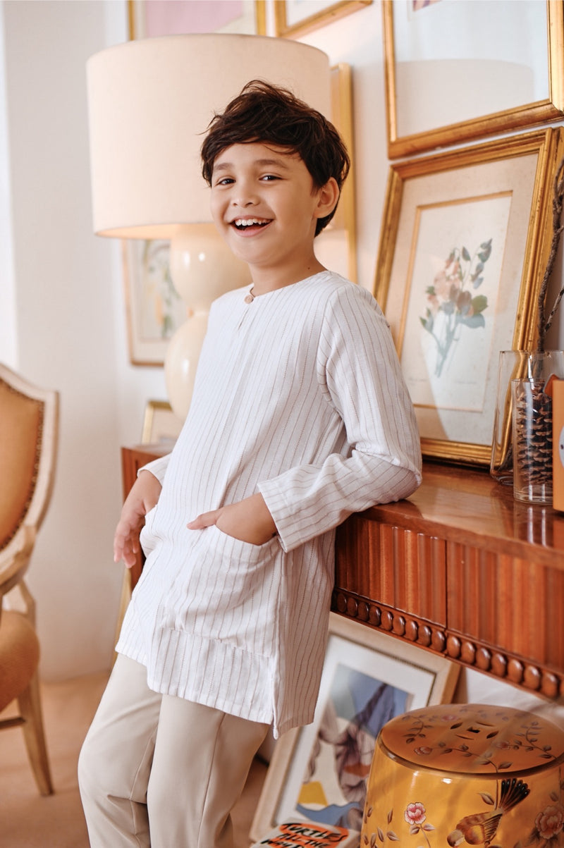 kurta leher bulat jalur putih budak 