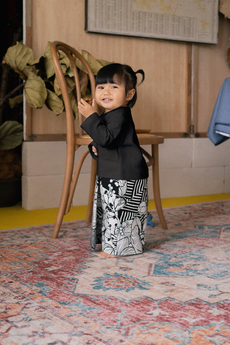 The Tanah Babies Kurung - Black