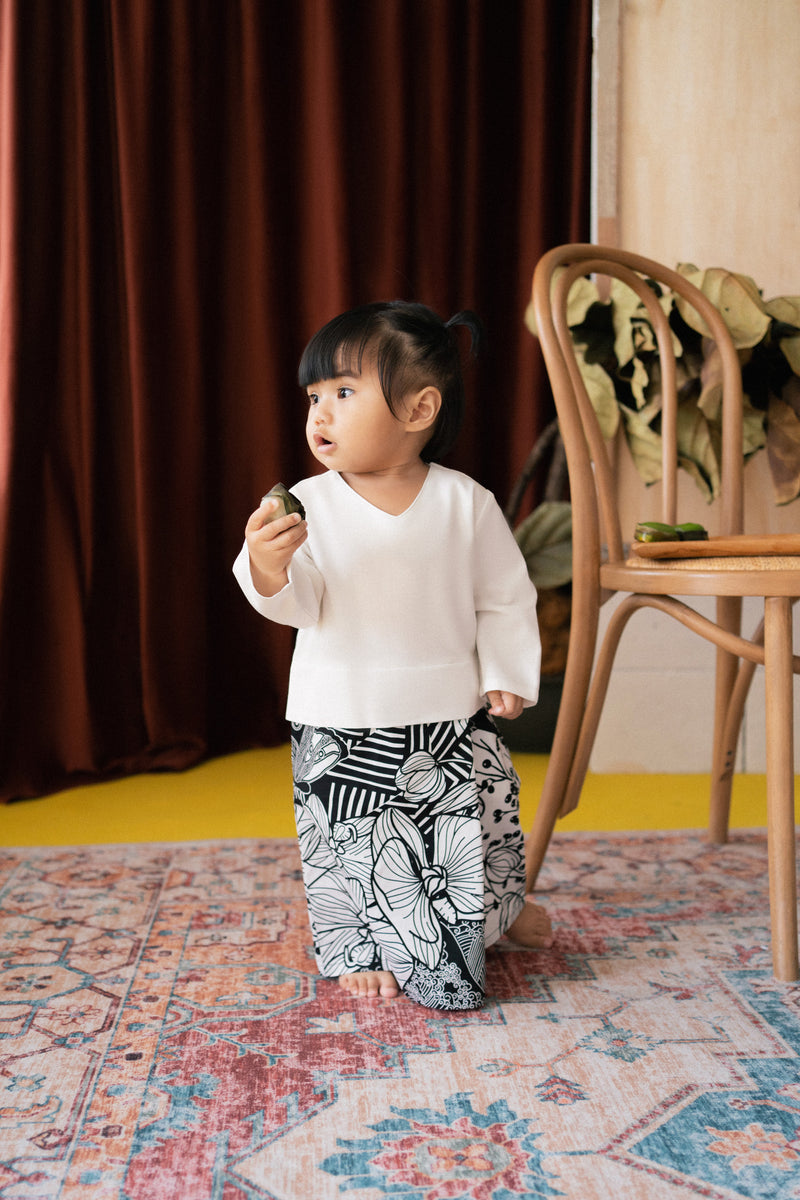 The Tanah Babies Kurung - White