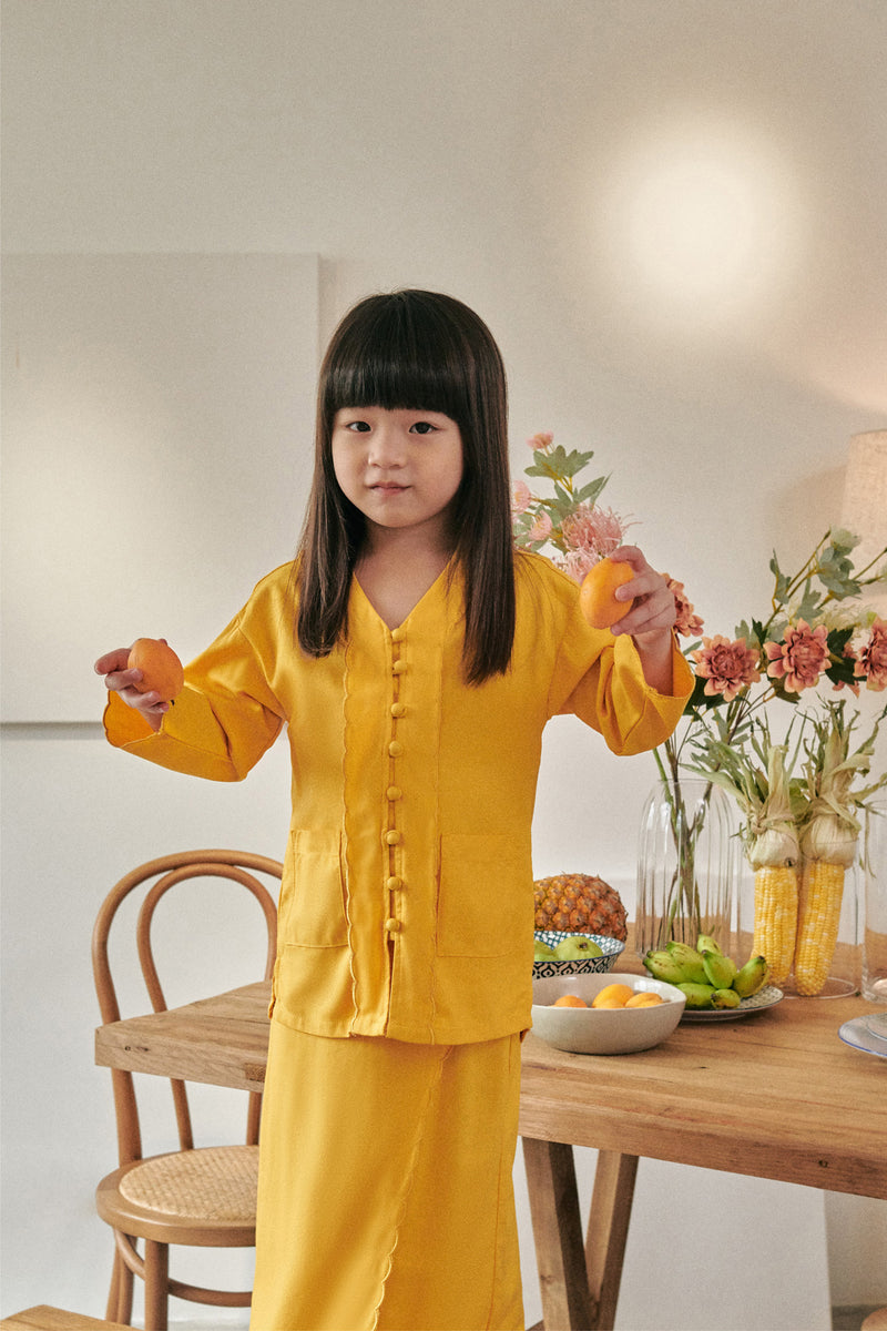 baju kurung sulam kuning