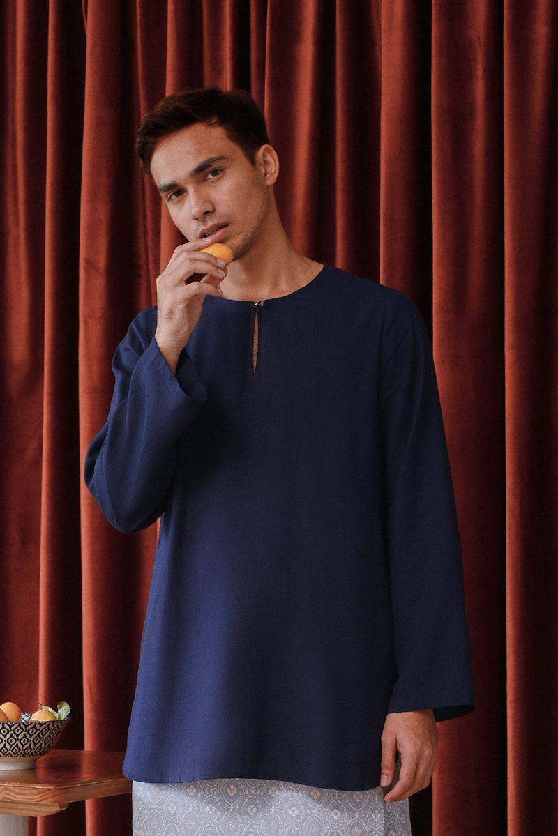 The Sungai Men Kurta - Navy Blue