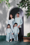 set keluarga baju raya tema biru