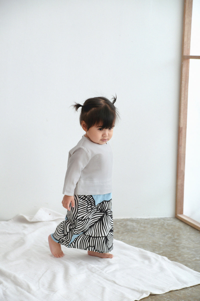 The Kita Menang Babies Kurung - Light Grey