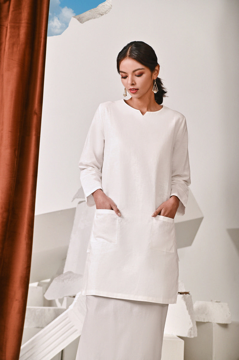 The Kita Menang Women Pesak Kurung Top - White