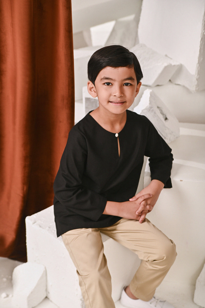 The Kita Menang Kurta - Black