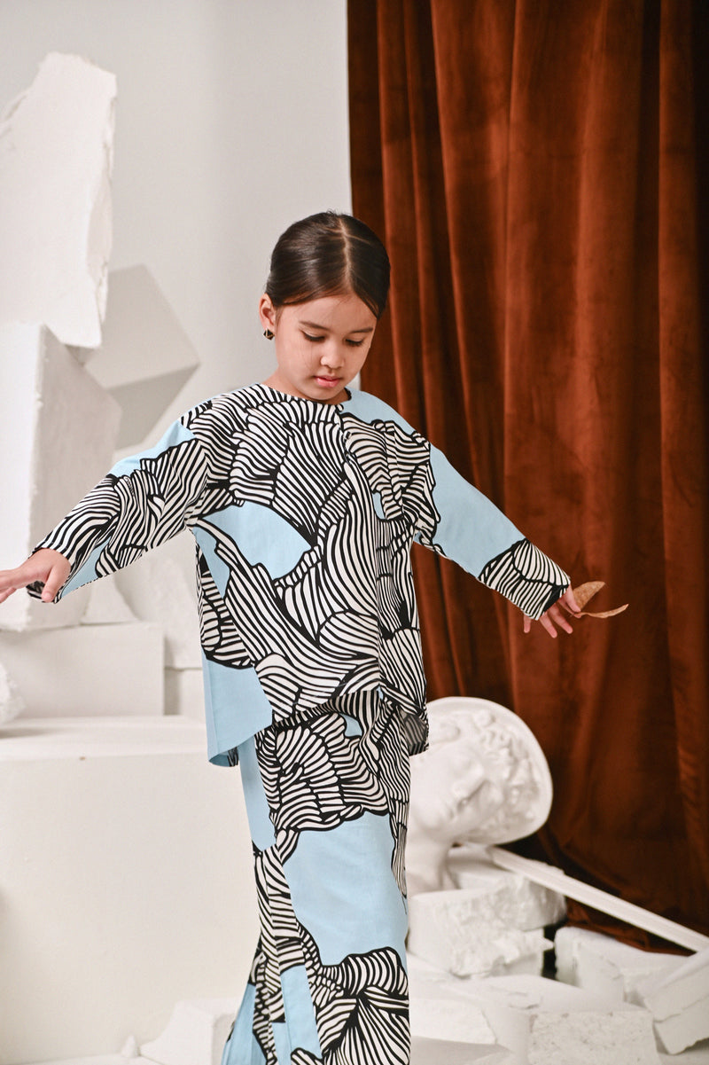 blouse pendek moden bercorak beralun budak