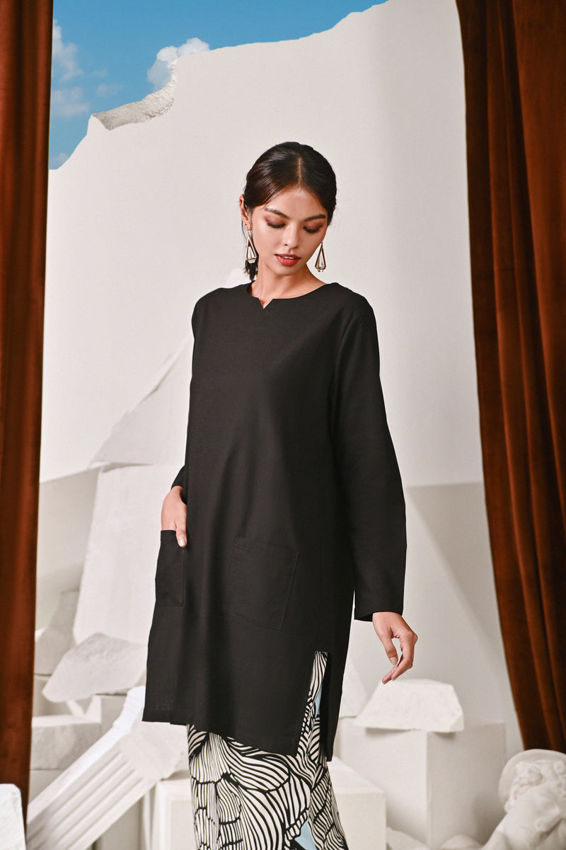 The Kita Menang Women Pesak Kurung Top - Black