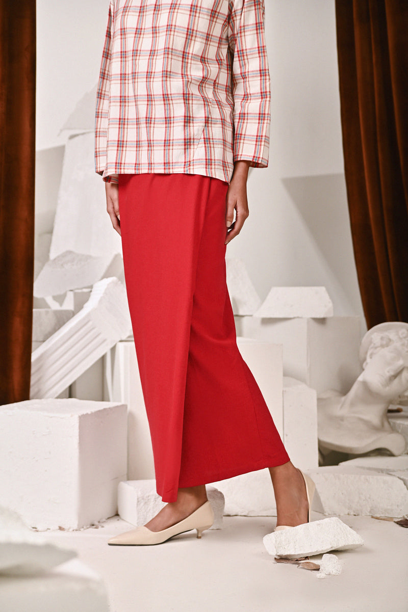 kain kurung lipat merah perempuan 