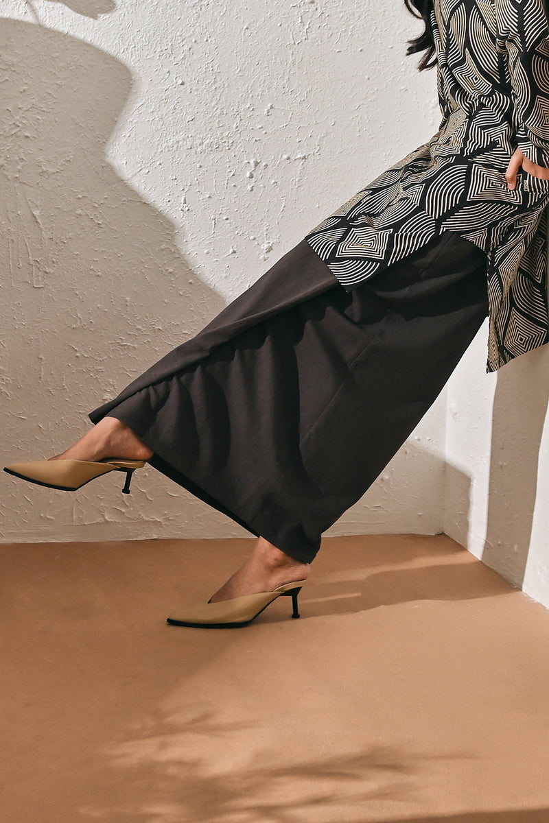 The Rasa Damai Women Folded Skirt - Steel Grey