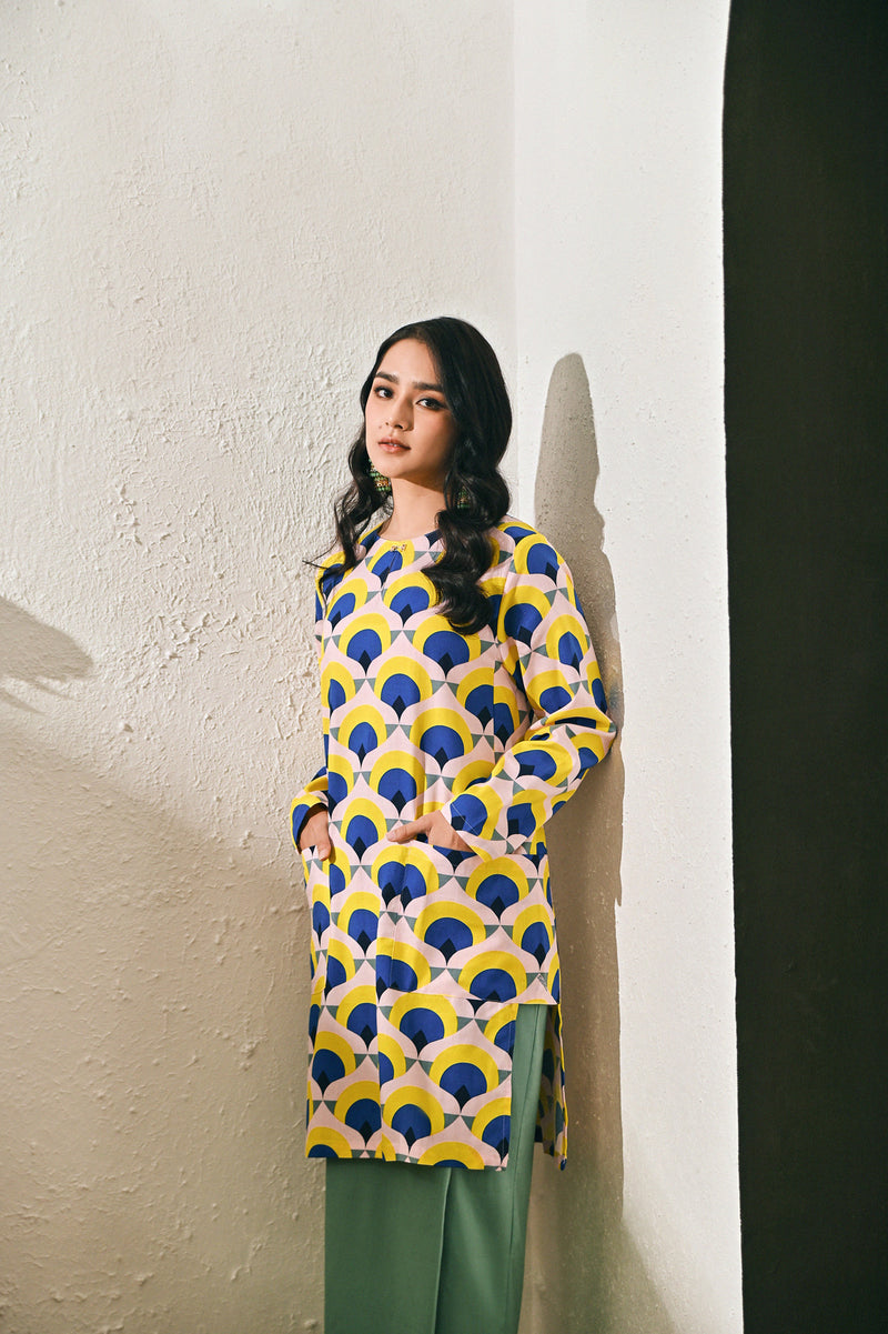 Women Nyaman Kurung Top