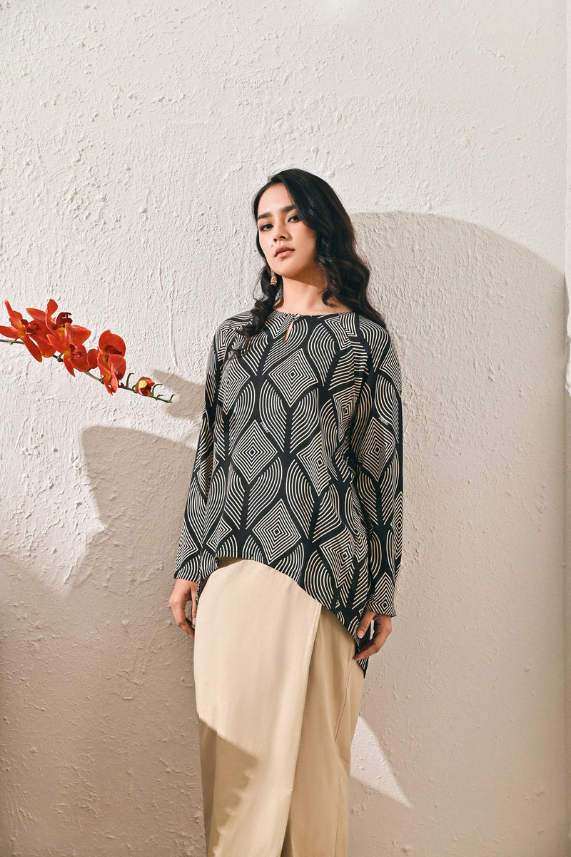 The Rasa Damai Women Indah Raglan Blouse - Daun