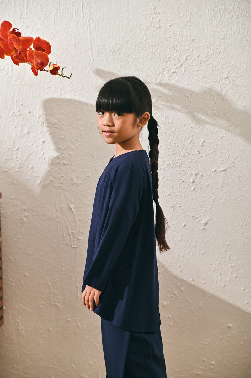 The Rasa Damai Indah Raglan Blouse - Navy Blue