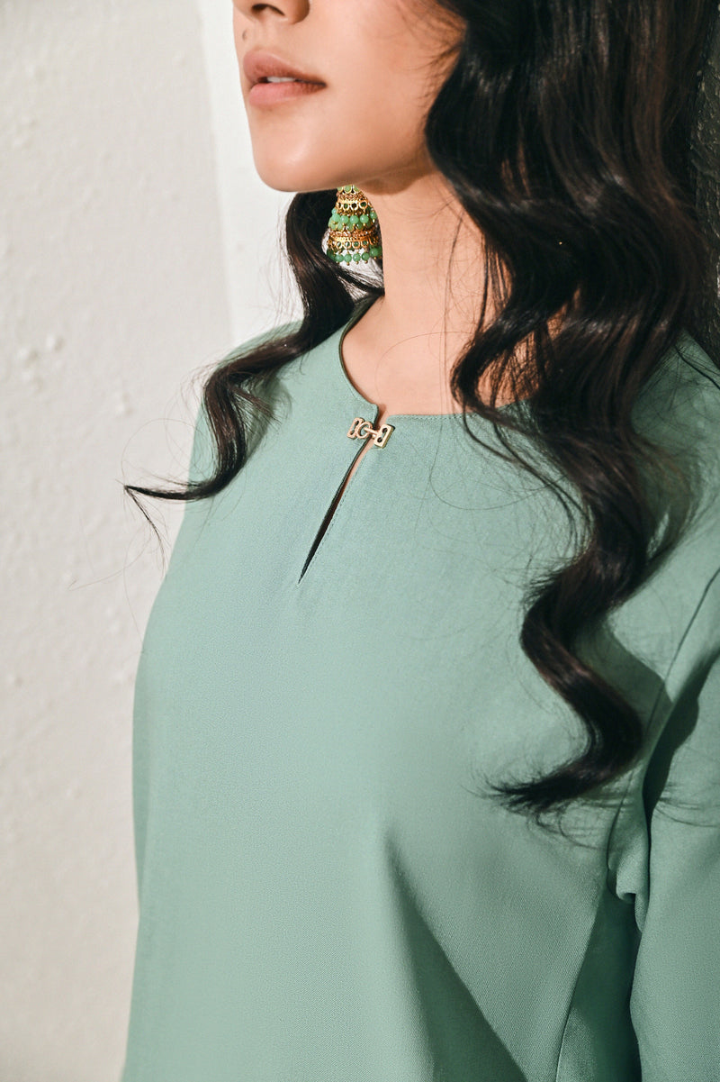 The Rasa Damai Women Nyaman Kurung Top - Vegan Green