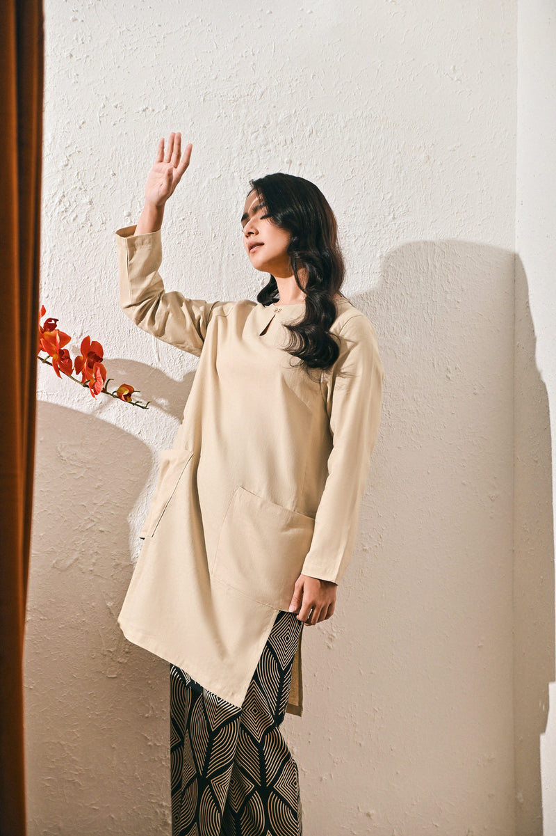 The Rasa Damai Women Nyaman Kurung Top - Khaki