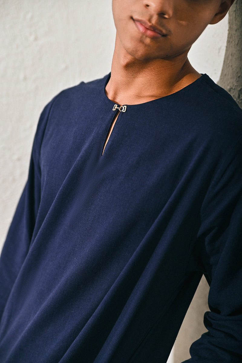 The Rasa Damai Men Kurta - Navy Blue