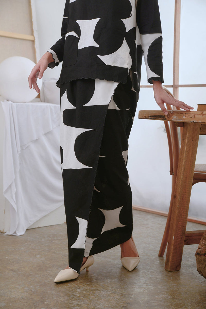 The Seniman Women Scallop Skirt - Tenang