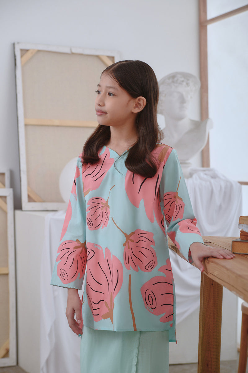 The Seniman Sulam Kurung Blouse - Girang