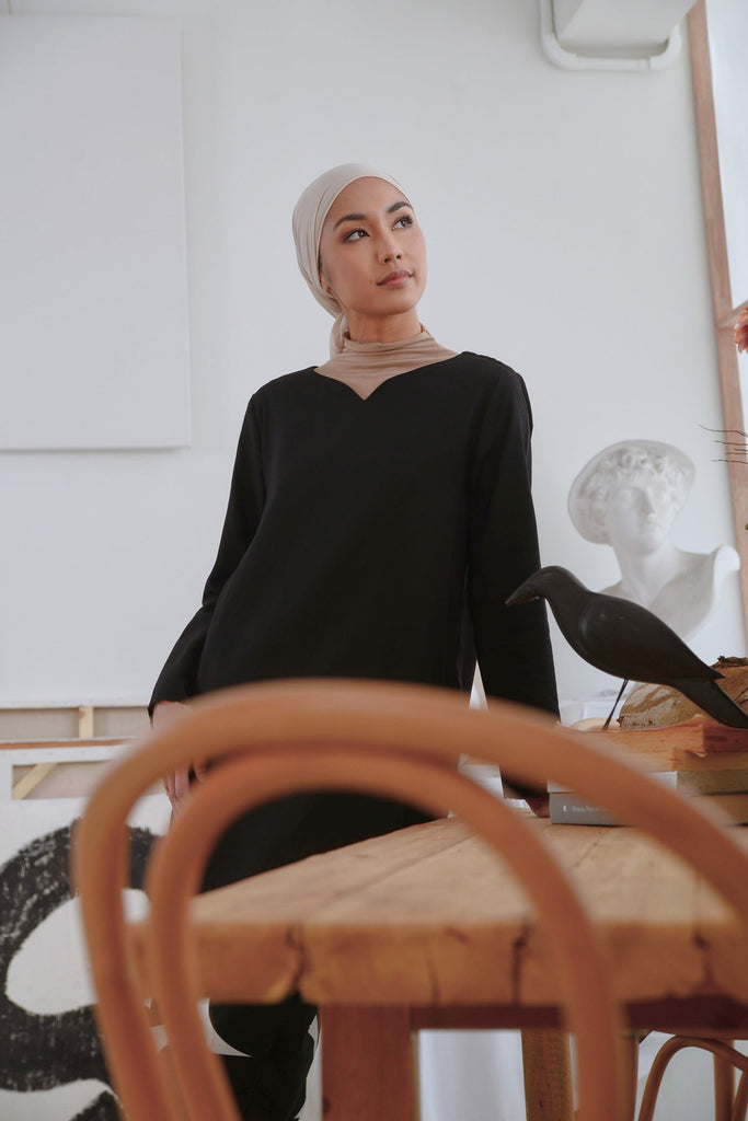 The Seniman Women Sulam Kurung Blouse - Black
