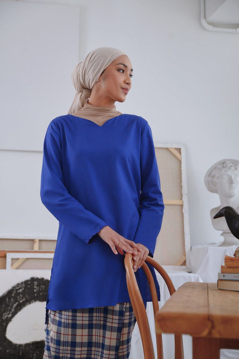 kurung sulaman biru klasik perempuan