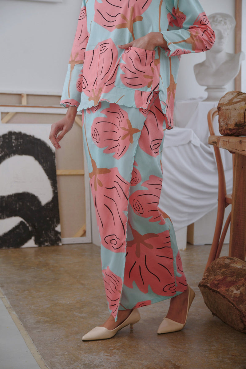 kain sulam bercorak bunga perempuan 