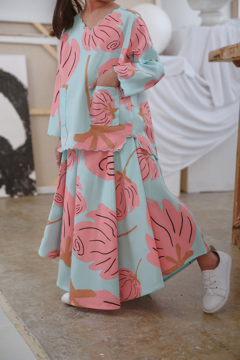 The Seniman Pleats Umbrella Skirt - Girang