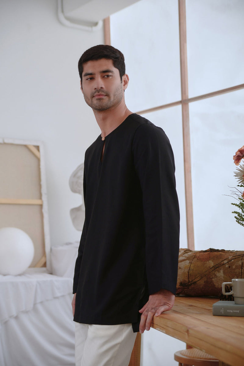 The Seniman Men Kurta - Black