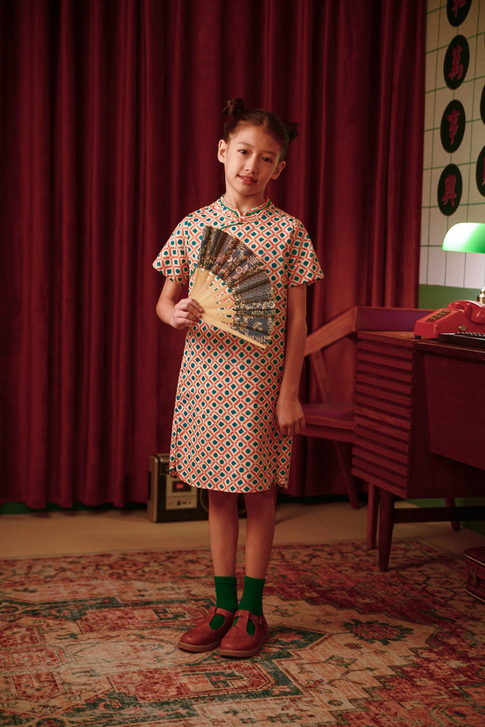 cheongsam budak bercorak segi empat 