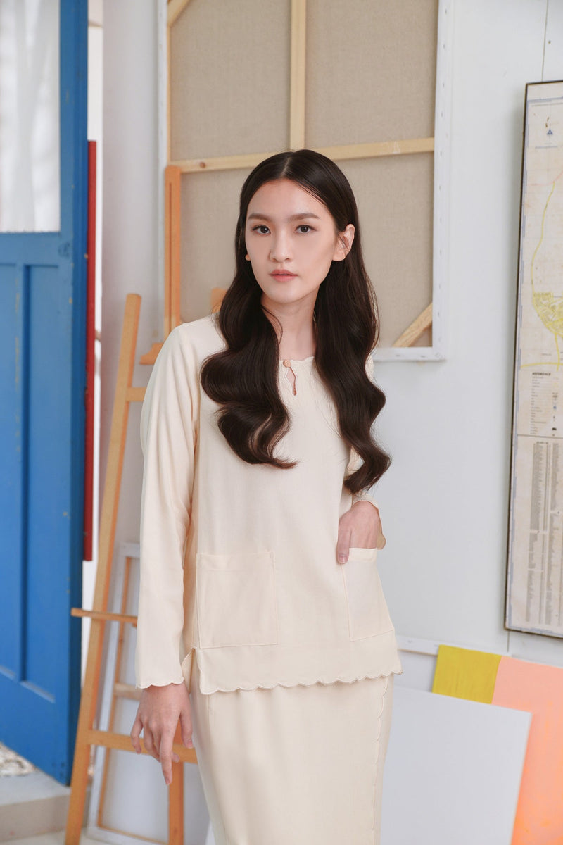 The Seniman Women Scallop Kurung Top - Cream