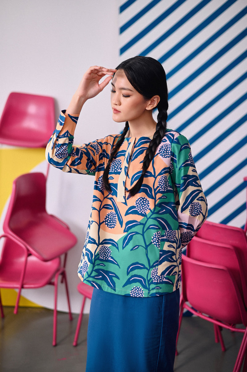 The Dulu Kita Women Placket Blouse - Dandelions