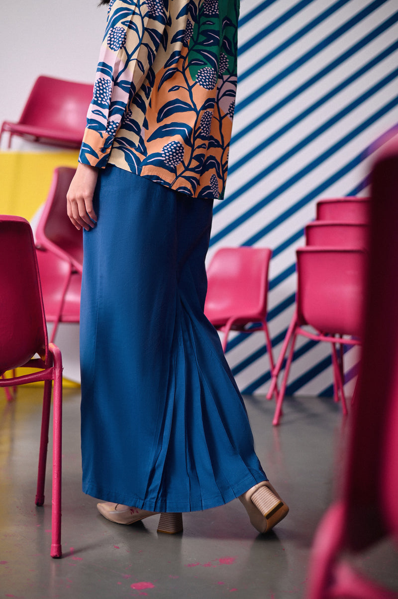 kain kipas biru perempuan dewasa