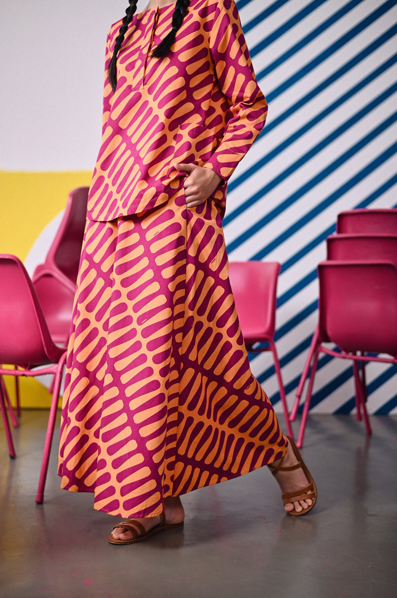 kain kembang bercorak pink oren dewasa perempuan 