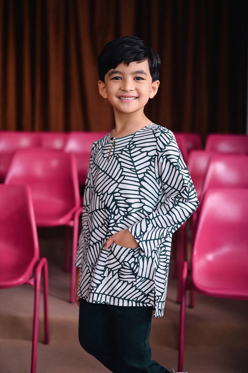 kurta pocket bercorak daun budak 