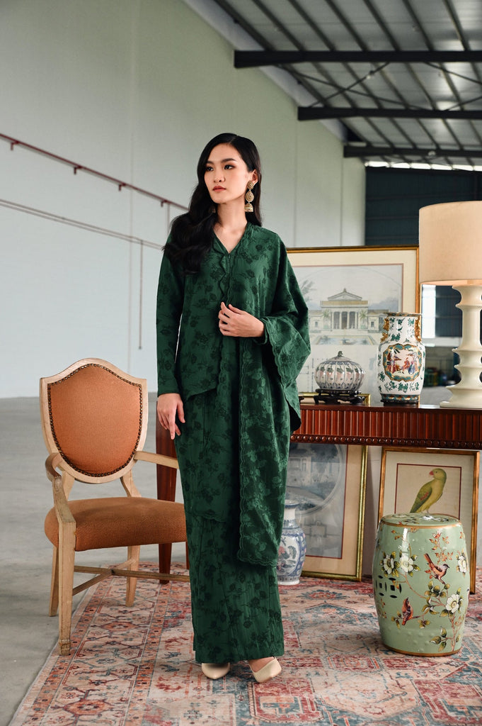 The Glow Women Petals Kebaya Set - Emerald Green Jacquard