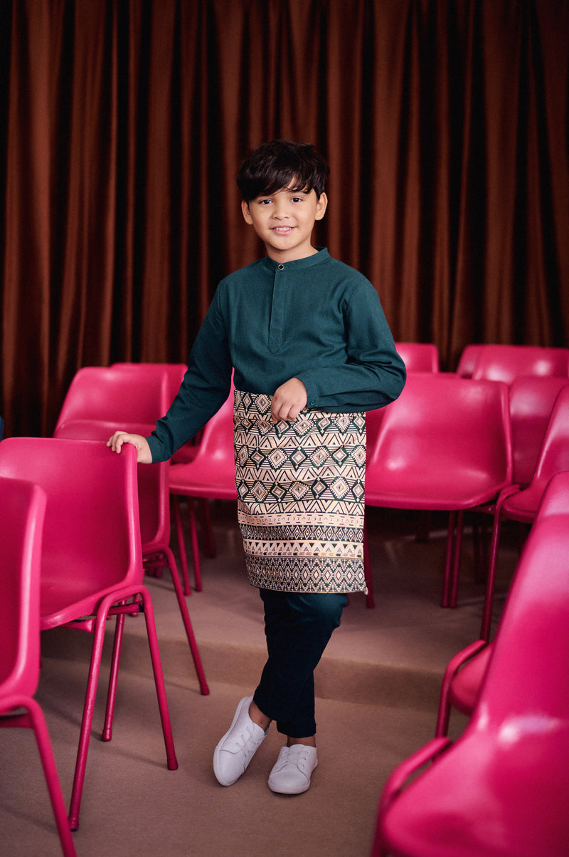 baju melayu warna hijau budak 