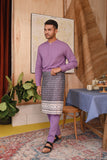 Traditional Baju Melayu bersama sampin