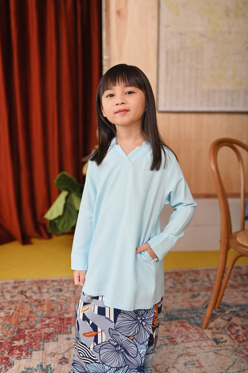 V-Shape kurung blouse