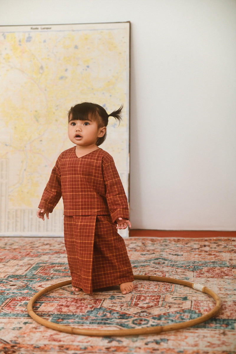 The Dulu Kita Babies Kurung - Kita Brown Checked